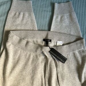 FREE shipping! NWT Banana Republic 100% cashmere joggers